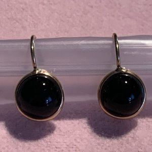 14 karat yellow gold onyx earrings